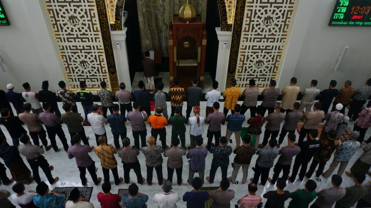 Polresta Sidoarjo Gelar Shalat Ghaib untuk Korban Gempa Cianjur